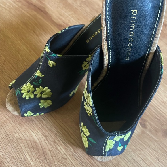 NEW !!! Floral Primadonna mules with heels, may be 4.5 - 5 - Picture 2 of 4
